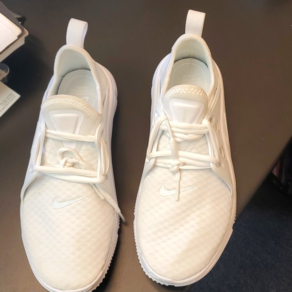 Nike Acalme White Training Sneakers - size 11